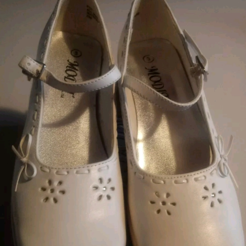 Modit girl shoes